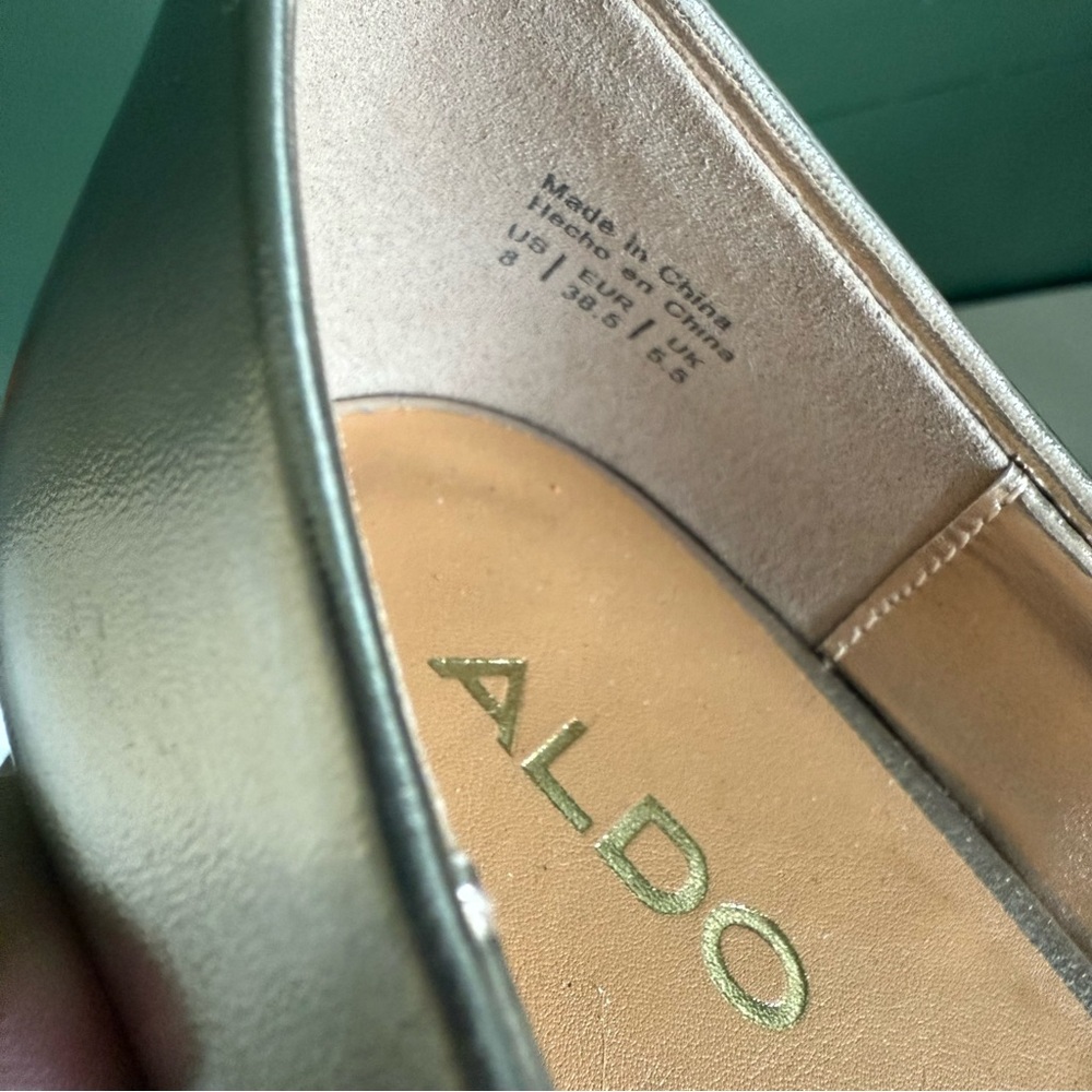 ALDO Maddelyn Pointed Toe Flats Bow Cap Toe Gold Black NWOT - Picture 9 of 10